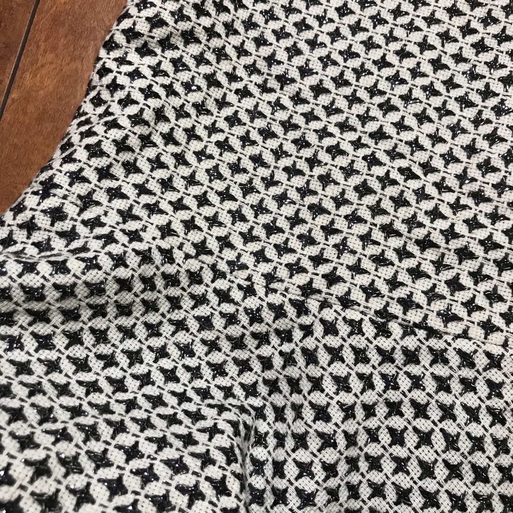 Whitehouse Blackmarket houndstooth pencil skirt - Picture 4 of 4